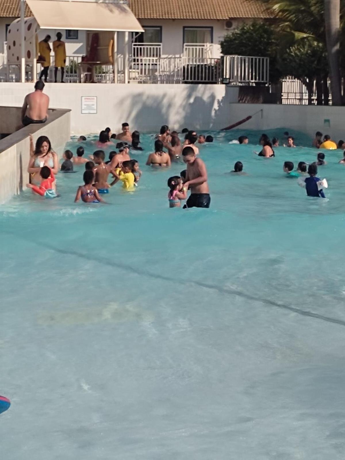 Apto Completo Com Parque Aquatico 24 Horas Lacqua Diroma กัลดัสโนวัส ภายนอก รูปภาพ