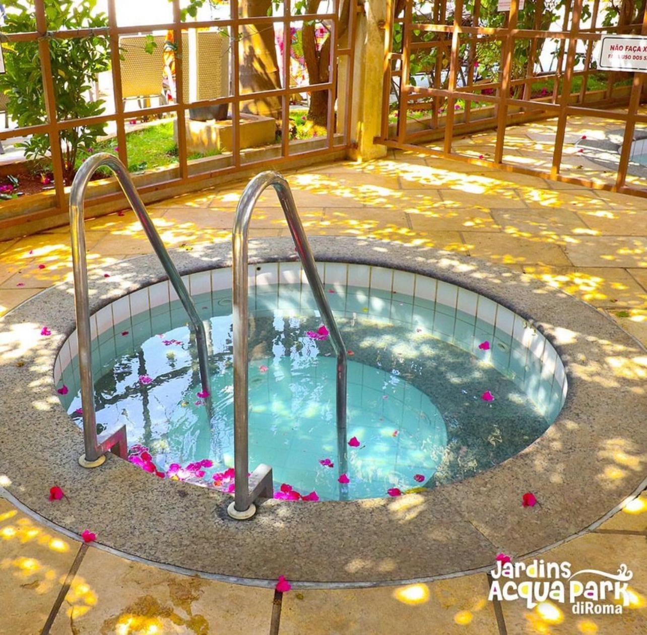 Apto Completo Com Parque Aquatico 24 Horas Lacqua Diroma กัลดัสโนวัส ภายนอก รูปภาพ